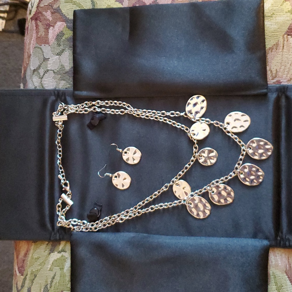 Silver necklace and earring set